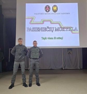 Alumnų apsilankymas gimnazijoje.