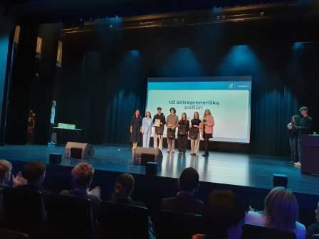 b1e85538-3fb5-41cf-8518-3fdfe20ab01a